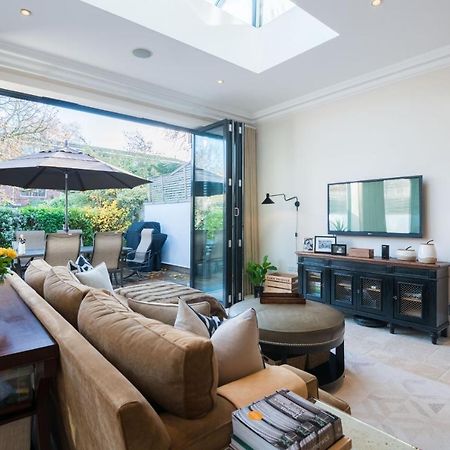Breathtaking Putney Home With Gorgeous Garden Richmond  Exteriör bild