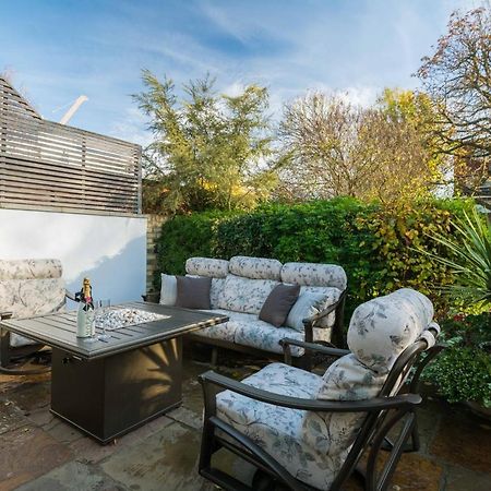 Breathtaking Putney Home With Gorgeous Garden Richmond  Exteriör bild