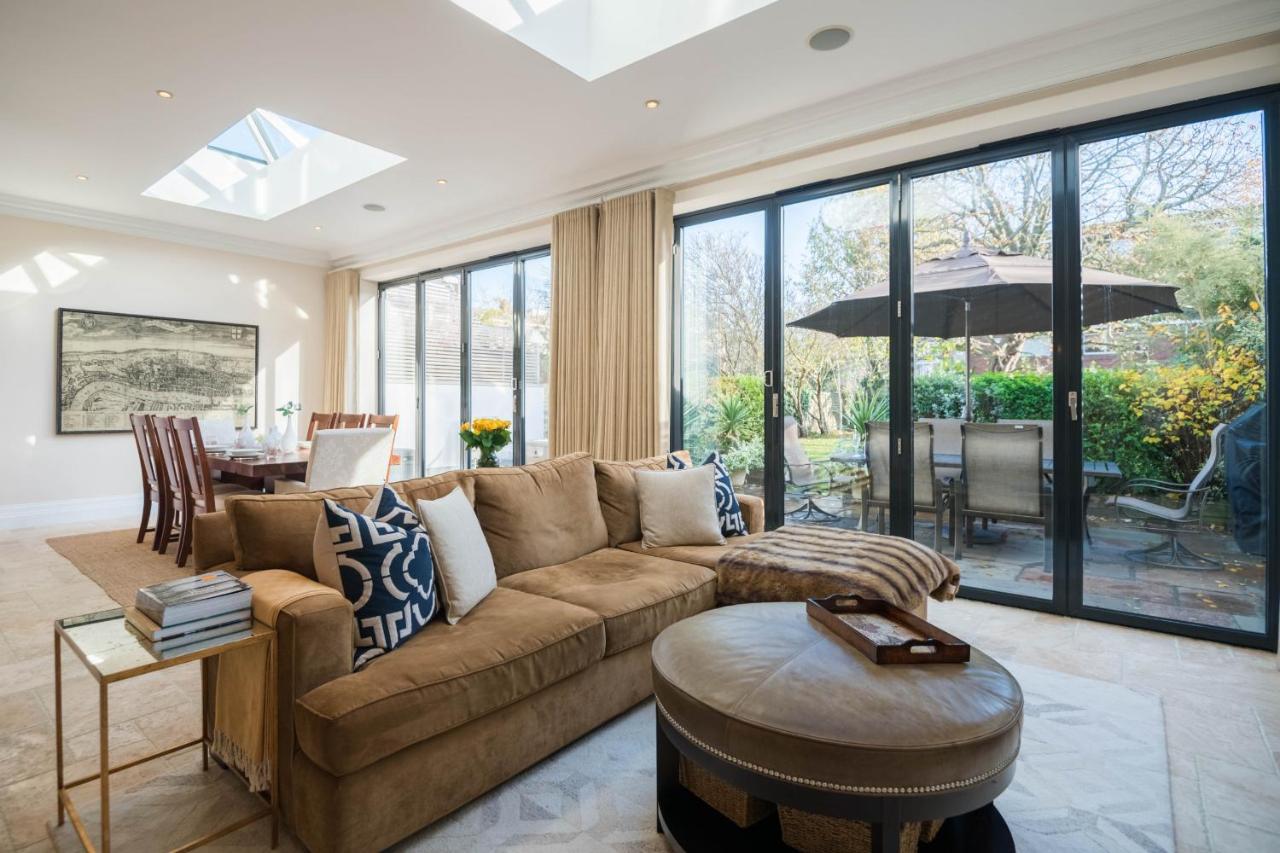 Breathtaking Putney Home With Gorgeous Garden Richmond  Exteriör bild