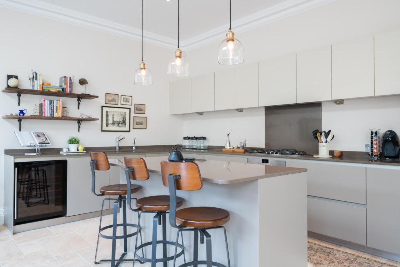 Breathtaking Putney Home With Gorgeous Garden Richmond  Exteriör bild