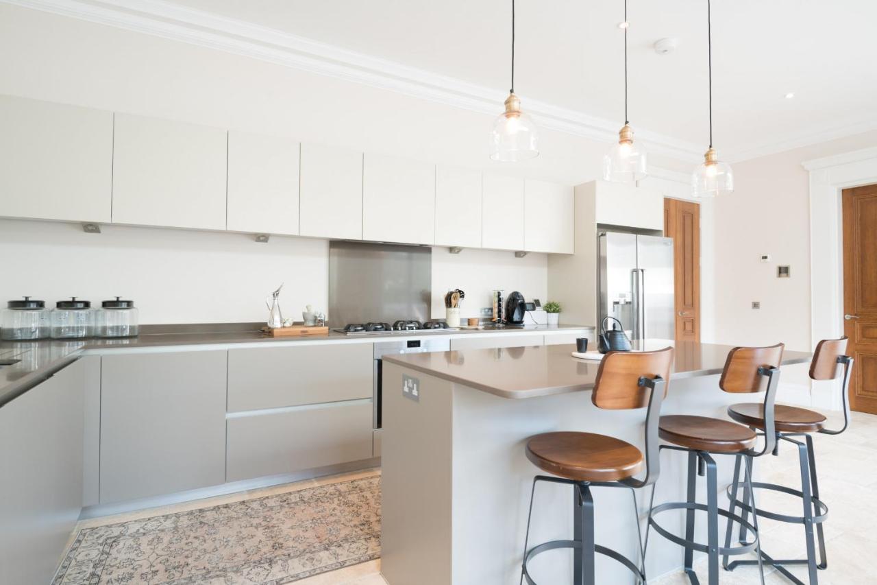 Breathtaking Putney Home With Gorgeous Garden Richmond  Exteriör bild