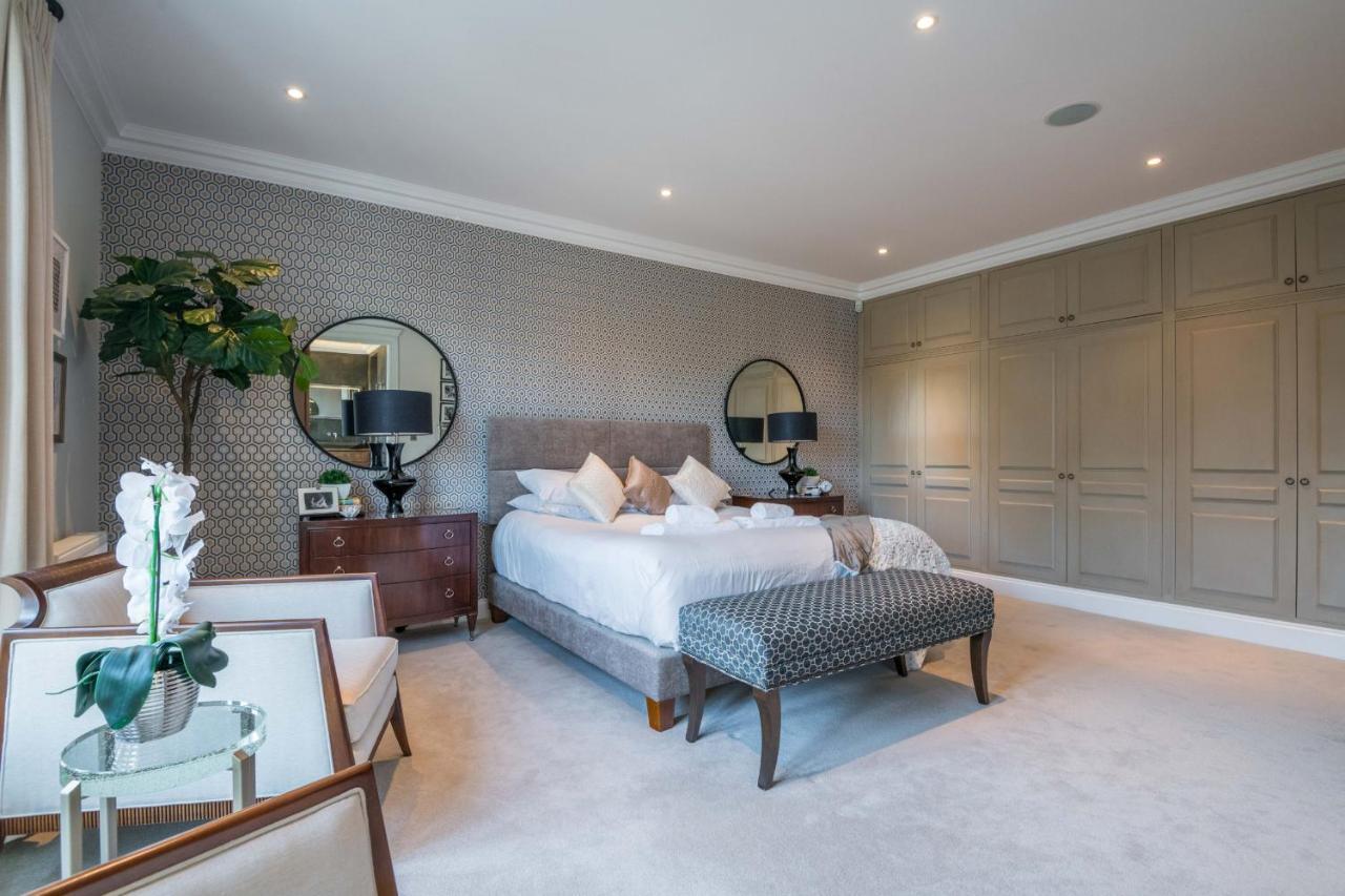 Breathtaking Putney Home With Gorgeous Garden Richmond  Exteriör bild