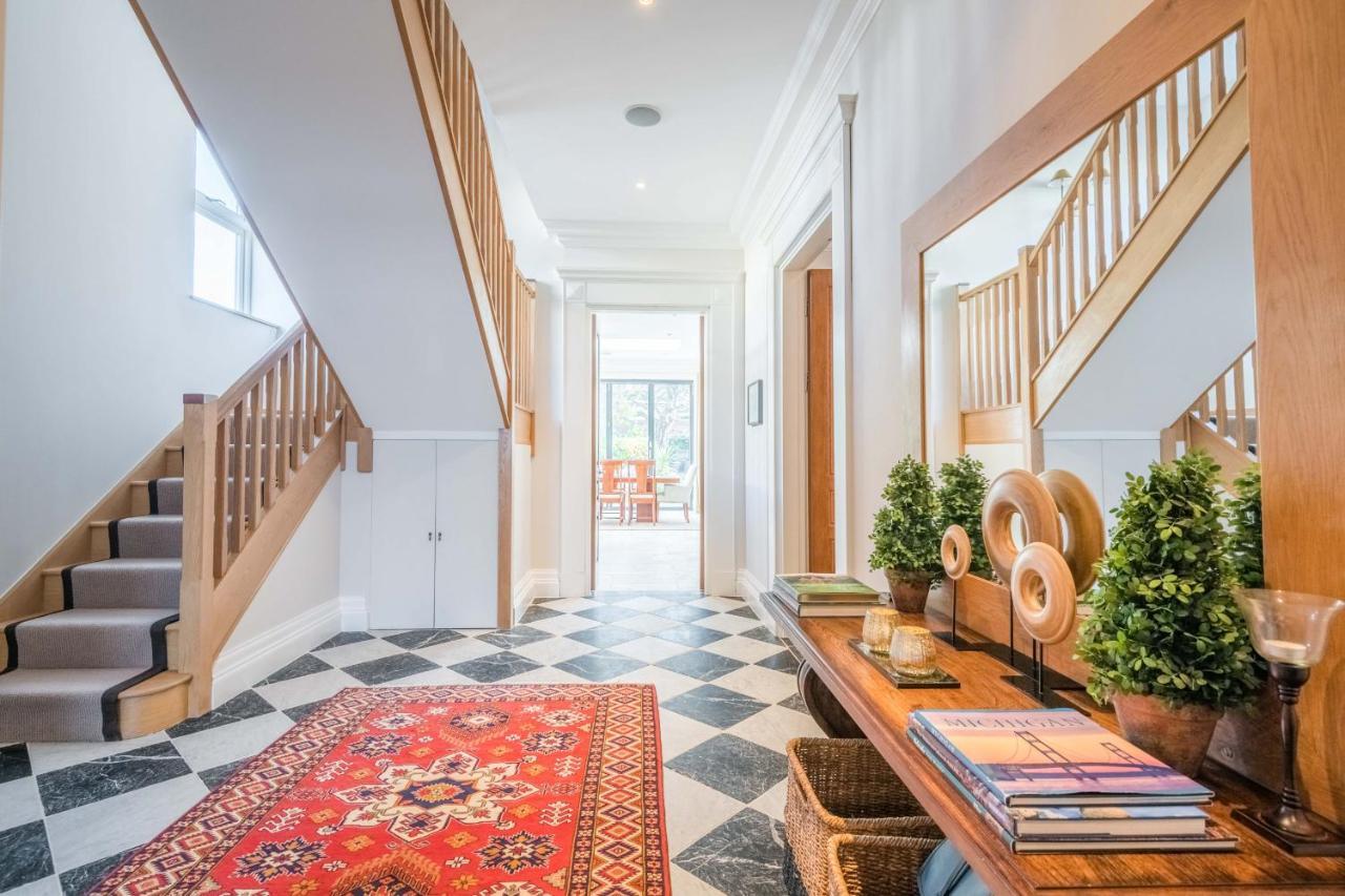 Breathtaking Putney Home With Gorgeous Garden Richmond  Exteriör bild